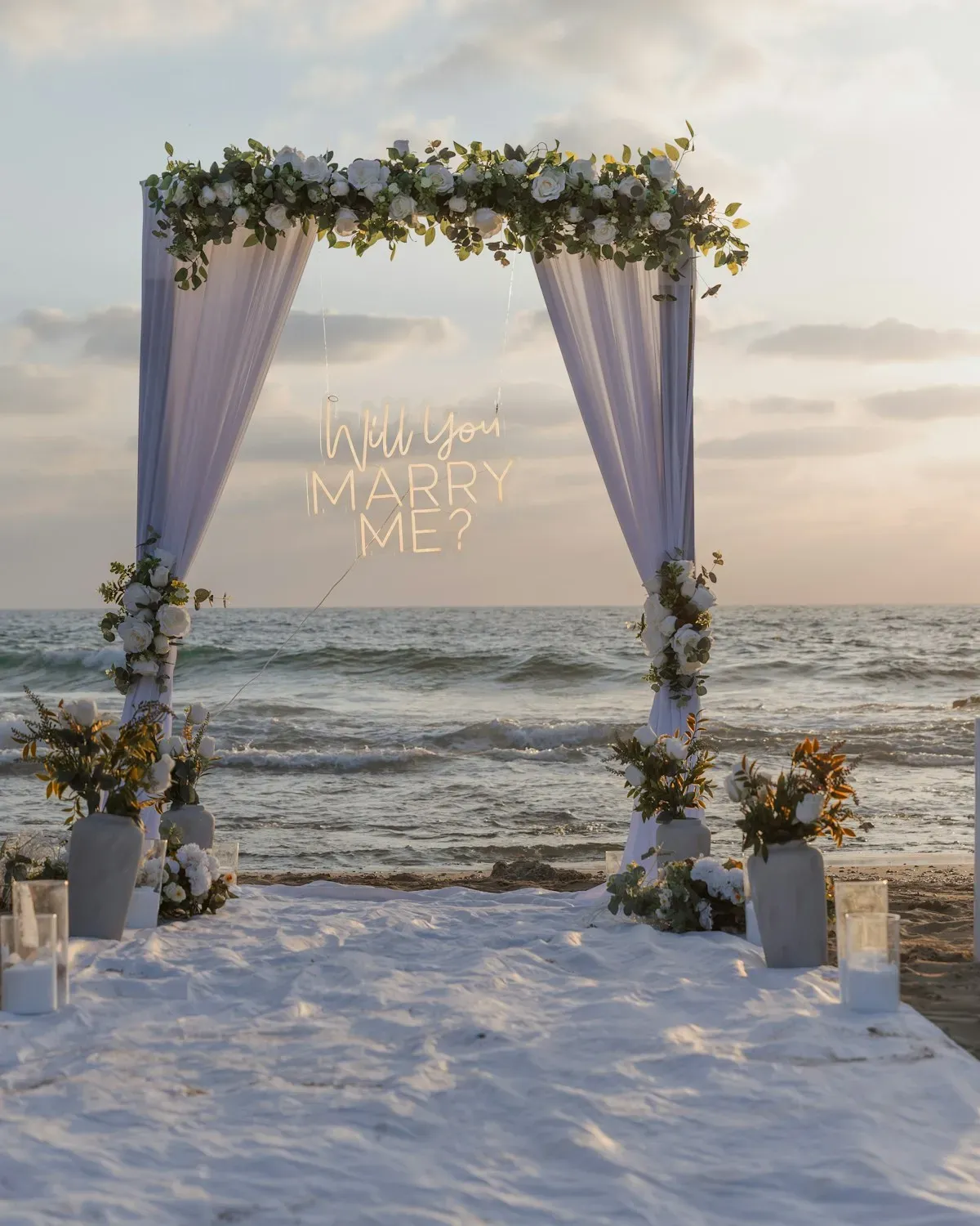 Beach wedding in Labuan Bajo, photo 1