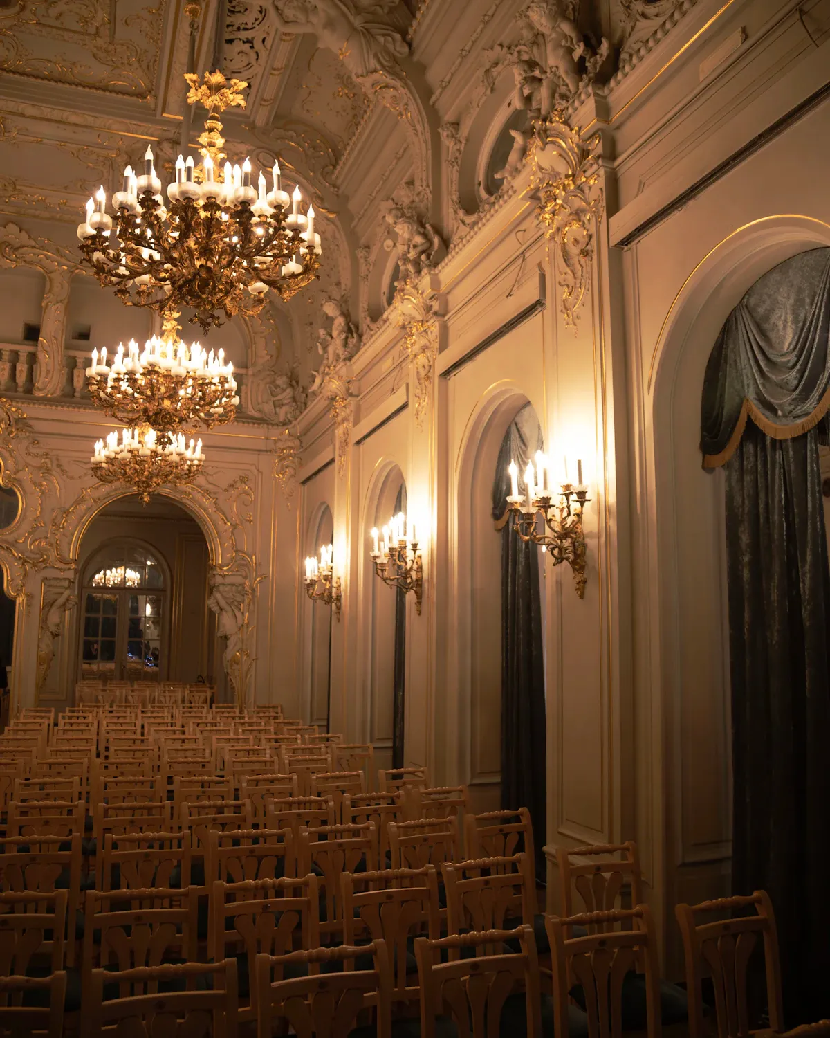 Candlelit ballroom wedding at Aurelia Grand Ballroom, Jakarta, photo 2